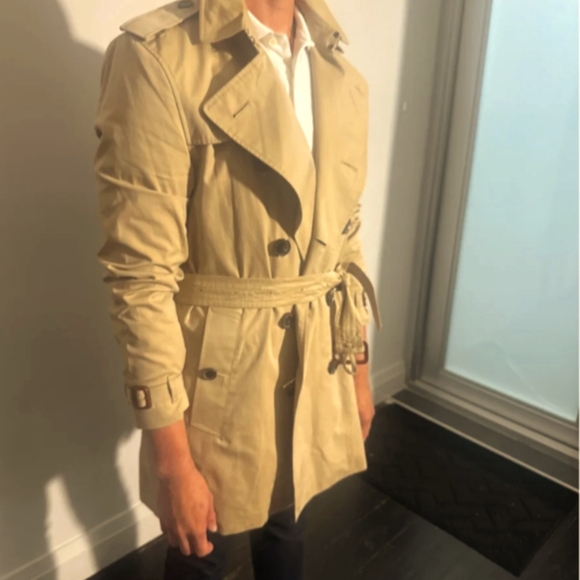 Short Burrbery mens trenchcoat - Picture 6 of 9